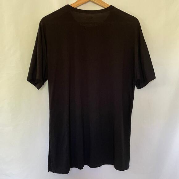 Old Navy Active ultralite black short sleeved t-shirt athleisure side slits XS - Picture 6 of 6